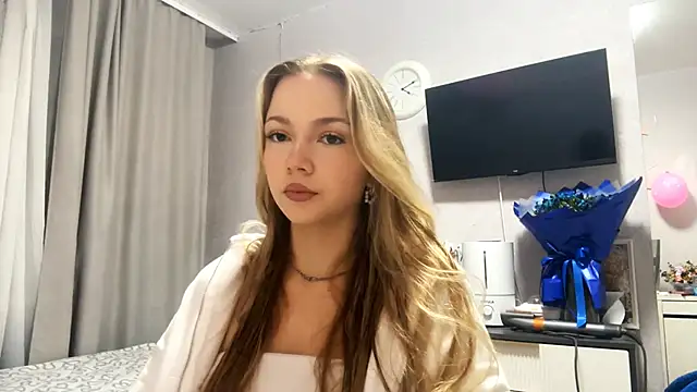 MilaSliger online show from 02/23/26, 07:22