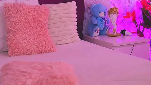 EllinaNuria online show from 04/16/26, 05:08