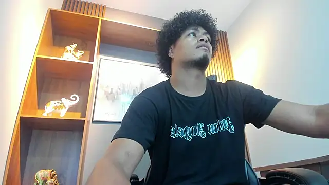 Snapshot of Kai_Moreno chatting on 02/12/26, 08:26 Kai Moreno online show from 02/12/26, 08:26