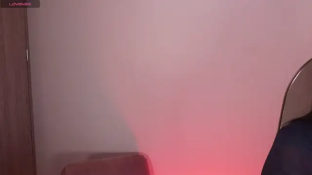 lara bombshell  online show from 04/29/26, 05:17