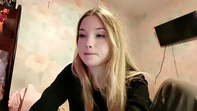 TiaBIanks online show from 04/08/26, 09:42