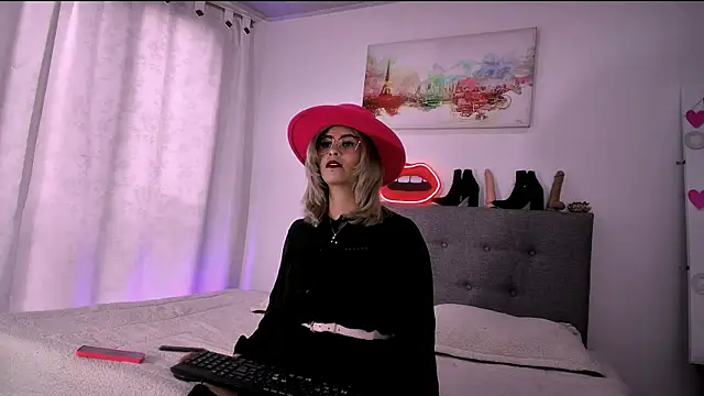 Snapshot of Sharlott_3 chatting on 02/12/26, 12:55 Sharlott 3 online show from 02/12/26, 12:55