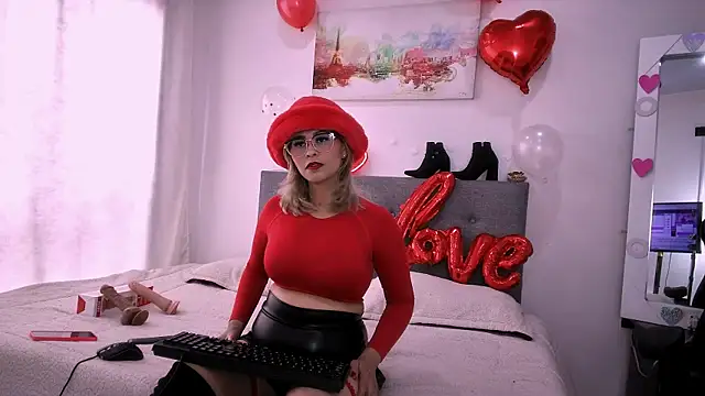 Snapshot of Sharlott_3 chatting on 02/14/26, 01:41 Sharlott 3 online show from 02/14/26, 01:41