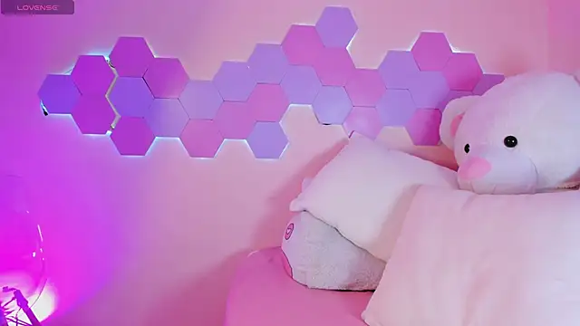 Nicole Whittee online show from 03/04/26, 08:37