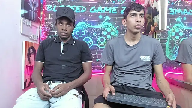 Jeanpieroo26 online show from 04/11/26, 08:46