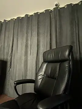 Snapshot of AmalliaJade chatting on 02/27/26, 03:45 AmalliaJade online show from 02/27/26, 03:45