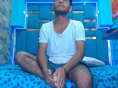 Snapshot of warmNoah chatting on 02/27/26, 07:36 warmNoah online show from 02/27/26, 07:36