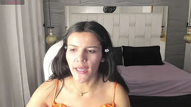 Snapshot of Thaliaa_Lopez chatting on 02/18/26, 09:33 Thaliaa Lopez online show from 02/18/26, 09:33