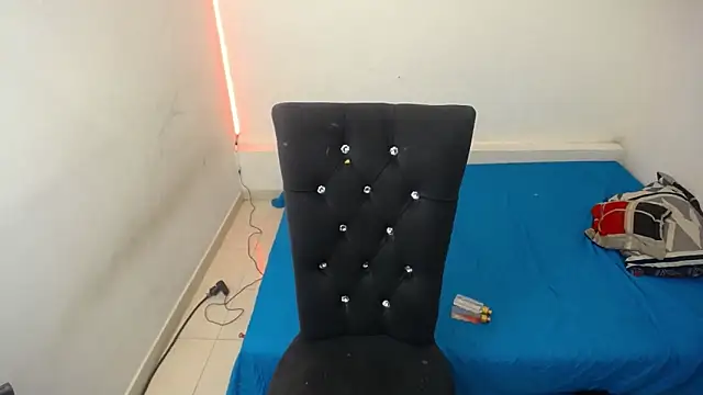 Snapshot of Naomy_Reiden chatting on 02/12/26, 06:25 Naomy Reiden online show from 02/12/26, 06:25