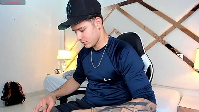 Snapshot of rayan_linxx chatting on 02/19/26, 06:59 rayan linxx online show from 02/19/26, 06:59