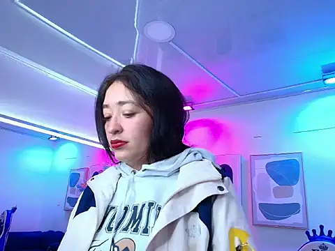 Alanna  scott online show from 04/07/26, 04:02