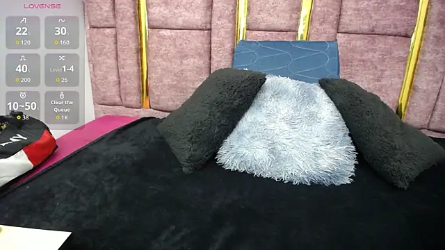 FRANCESCA LOVE  online show from 04/11/26, 03:22