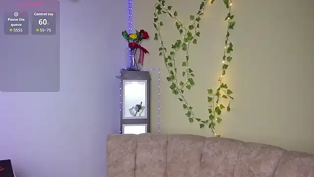 Snapshot of Milf_Luna_ chatting on 02/13/26, 01:12 Milf Luna online show from 02/13/26, 01:12