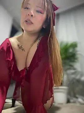 Snapshot of CharlotteUwU_ chatting on 02/15/26, 02:08 CharlotteUwU online show from 02/15/26, 02:08