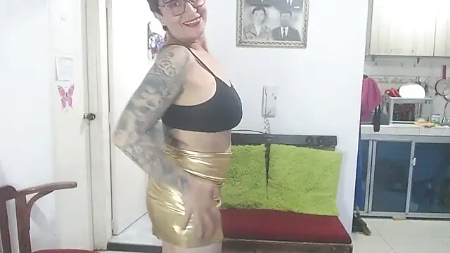 Snapshot of Charlotte_gray_ chatting on 05/10/26, 01:44 Charlotte gray online show from 05/10/26, 01:44