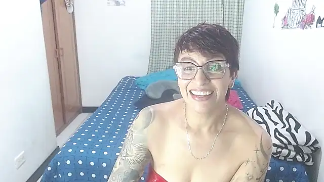 Snapshot of Charlotte_gray_ chatting on 05/16/26, 12:29 Charlotte gray online show from 05/16/26, 12:29