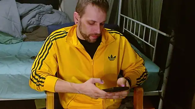 cguffey2284 online show from 02/18/26, 12:28