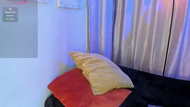 Demian Hush online show from 04/10/26, 03:34