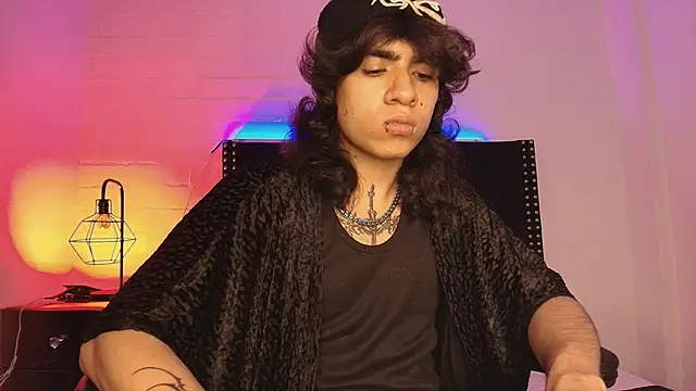 Snapshot of Axell_Kussh chatting on 02/13/26, 01:40 Axell Kussh online show from 02/13/26, 01:40