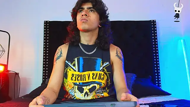 Snapshot of Axell_Kussh chatting on 02/14/26, 02:47 Axell Kussh online show from 02/14/26, 02:47