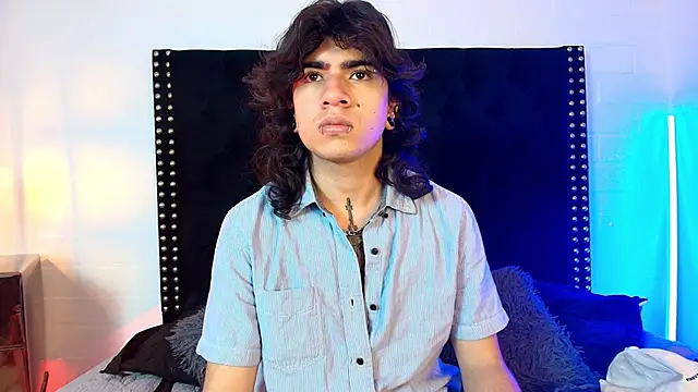 Snapshot of Axell_Kussh chatting on 02/17/26, 02:46 Axell Kussh online show from 02/17/26, 02:46