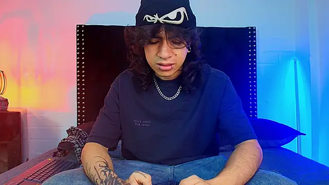 Snapshot of Axell_Kussh chatting on 02/21/26, 12:39 Axell Kussh online show from 02/21/26, 12:39