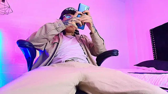 Axell Kussh online show from 03/31/26, 03:19