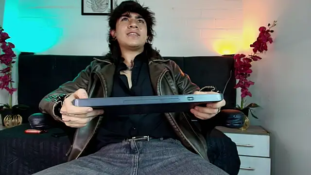 Axell Kussh online show from 04/22/26, 03:31