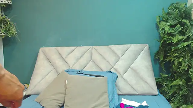 AmelieLux online show from 03/20/26, 04:56