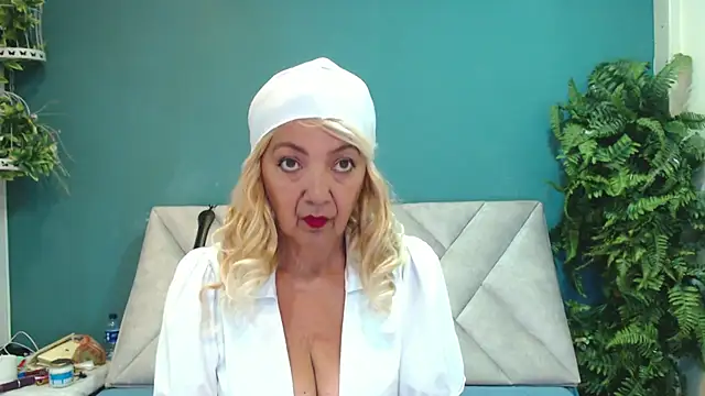 AmelieLux online show from 04/10/26, 04:23