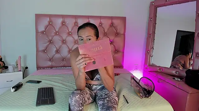 Snapshot of Ashtart_1 chatting on 02/16/26, 02:18 Ashtart 1 online show from 02/16/26, 02:18