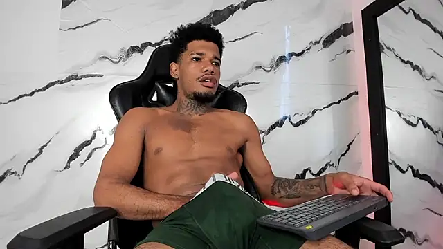 Nehemiaa boy online show from 03/29/26, 10:32