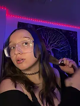 Snapshot of mommynxttie chatting on 02/28/26, 07:09 mommynxttie online show from 02/28/26, 07:09