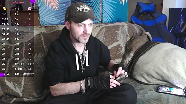 Snapshot of SwatRocShy chatting on 02/10/26, 02:32 SwatRocShy online show from 02/10/26, 02:32