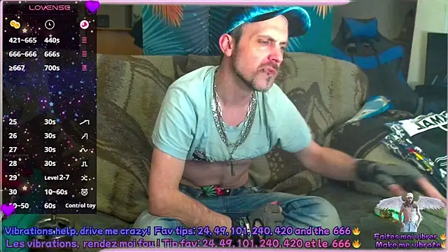 Snapshot of SwatRocShy chatting on 03/03/26, 06:58 SwatRocShy online show from 03/03/26, 06:58