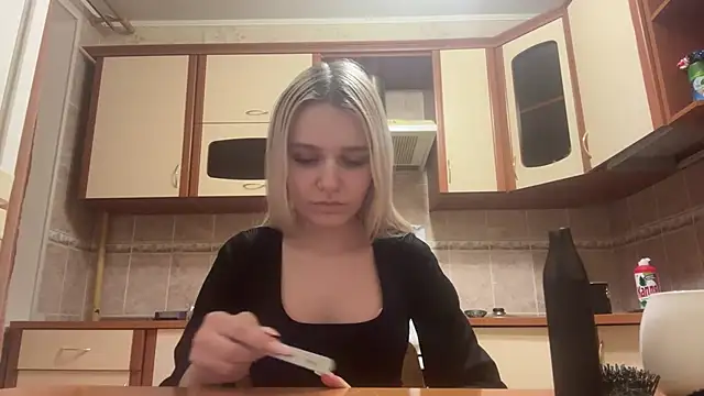 Snapshot of MiaBerlateen chatting on 02/24/26, 06:06 MiaBerlateen online show from 02/24/26, 06:06