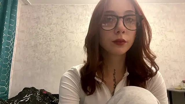 JulissaJoly online show from 02/10/26, 01:37