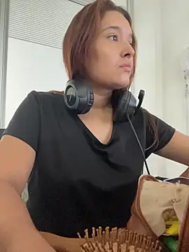 Emily Harpeer online show from 04/08/26, 11:32