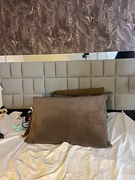 samanthabrown69-1 online show from 03/22/26, 04:05