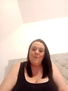 Snapshot of louisa36 chatting on 02/24/26, 09:57 louisa36 online show from 02/24/26, 09:57