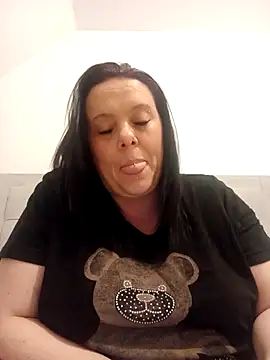 Snapshot of louisa36 chatting on 02/28/26, 02:34 louisa36 online show from 02/28/26, 02:34