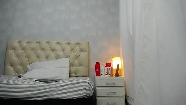 Snapshot of angelica_rober chatting on 03/02/26, 11:28 angelica rober online show from 03/02/26, 11:28