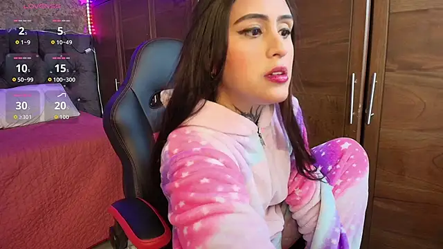 Snapshot of sarah_escobarr chatting on 02/28/26, 01:56 sarah escobarr online show from 02/28/26, 01:56