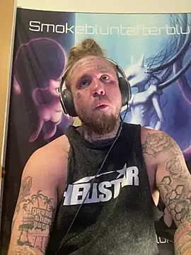 Snapshot of Smokebluntafterblunt chatting on 02/07/26, 05:00 Smokebluntafterblunt online show from 02/07/26, 05:00