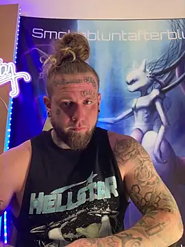 Snapshot of Smokebluntafterblunt chatting on 03/01/26, 12:12 Smokebluntafterblunt online show from 03/01/26, 12:12