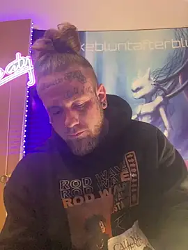 Smokebluntafterblunt online show from 04/01/26, 09:32