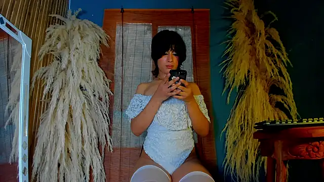 Snapshot of sophia_storm01 chatting on 02/12/26, 01:28 sophia storm01 online show from 02/12/26, 01:28