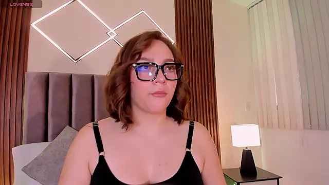 Snapshot of SimonaStar chatting on 02/10/26, 11:58 SimonaStar online show from 02/10/26, 11:58