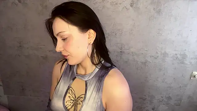 Snapshot of Mona_Fox chatting on 02/15/26, 07:51 Mona Fox online show from 02/15/26, 07:51