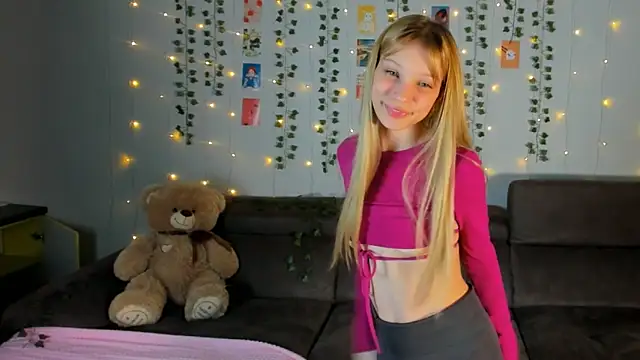 Kiracute18 online show from 03/10/26, 05:18